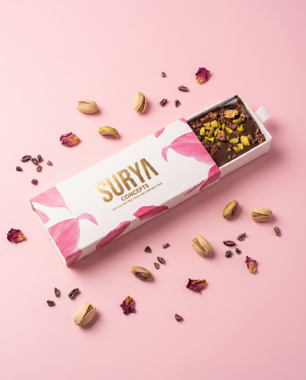 Rose & Pistachio Affair Box S